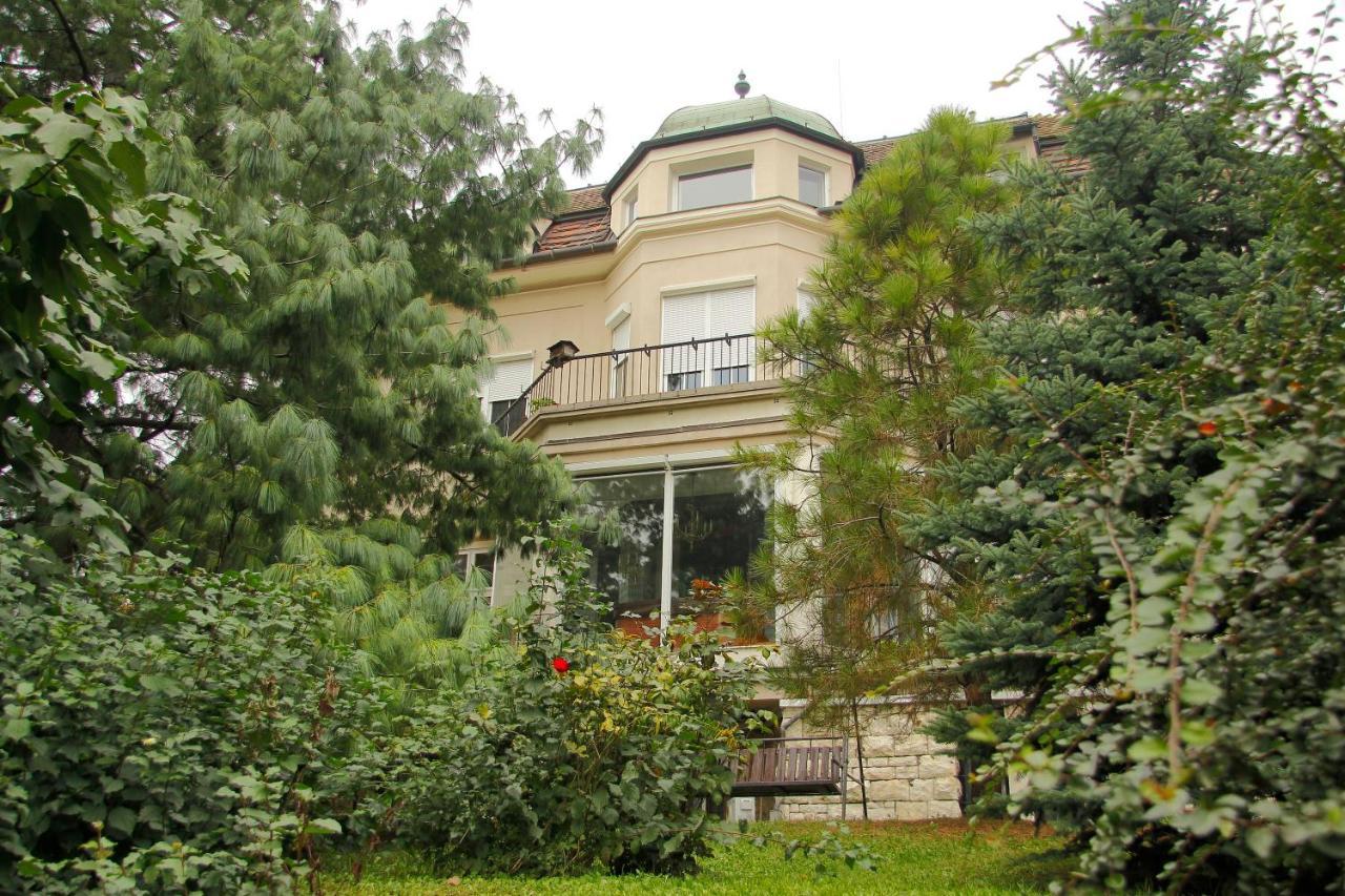 Kalmar Panzio Bed and Breakfast Budapest Exteriör bild