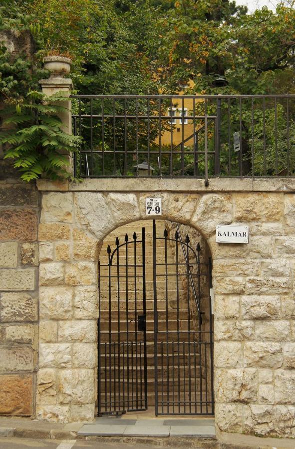 Kalmar Panzio Bed and Breakfast Budapest Exteriör bild