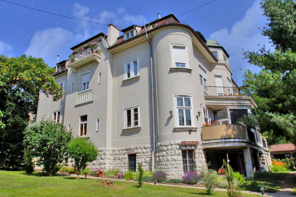 Kalmar Panzio Bed and Breakfast Budapest Rum bild